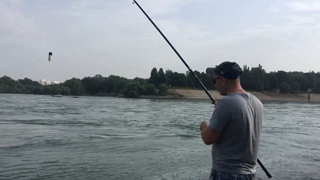 Рыбалка на Чехонь на реке Кубань клюет каждый заброс смотреть онлайн