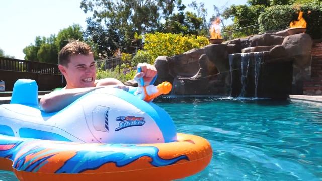 Nerf War: 12 Million Subscribers смотреть онлайн