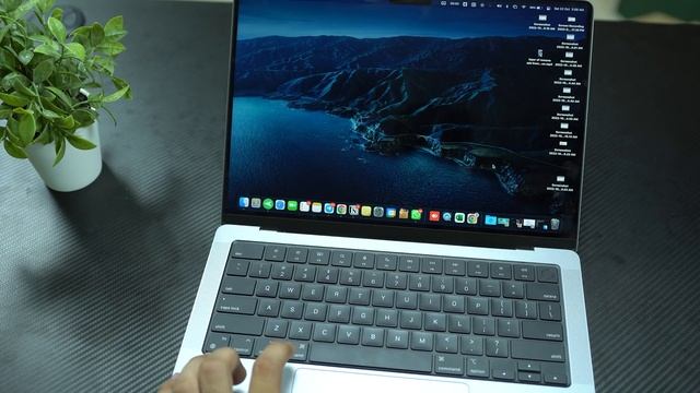 Is Windows Better Than Mac?? смотреть онлайн
