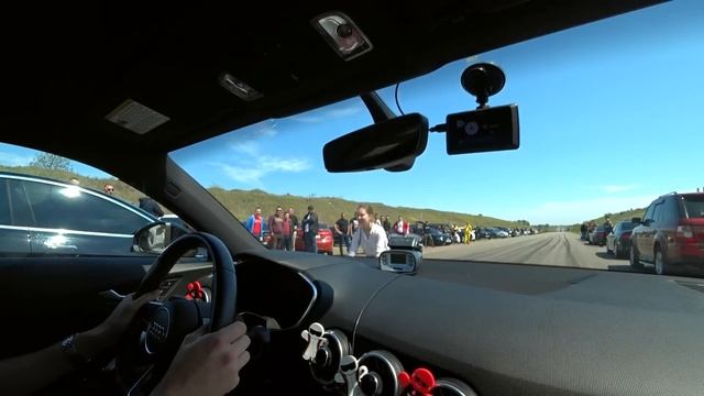 Tesla, которая ПРЁТ...Гонки на Tesla Model 3 performance смотреть онлайн