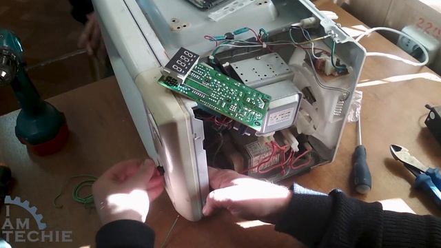 "КОЛХОЗНЫЙ" ремонт микроволновки!!! смотреть онлайн