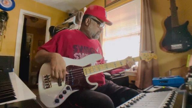 USA Fender American Deluxe 5 (jd) смотреть онлайн