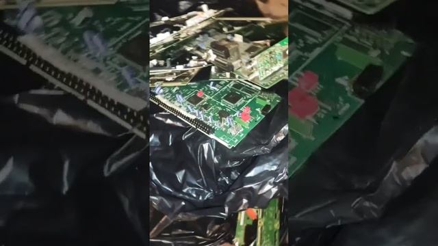 КУЧА КРУТЫХ ПЛАТ С РАДИОДЕТАЛЯМИ ОТ ПОДПИСЧИКА #ИНТЕРЕСНОЕХОББИ #ДРАГМЕТАЛЛЫ #ДЕНЬГИИЗМУСОРА смотреть онлайн