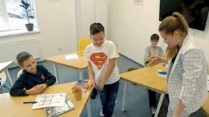 ШКОЛА! Плюнул в ЛИЦО учителя ? УНИЗИЛ перед ВСЕМ КЛАССОМ. Учитель не наказала ШКОЛЬНИКА