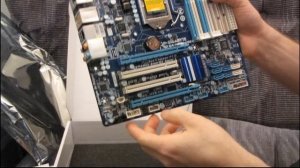 Gigabyte H55M-USB3 H55 Core i3 LGA1156 mATX Motherboard Unboxing & First Look Linus Tech Tips