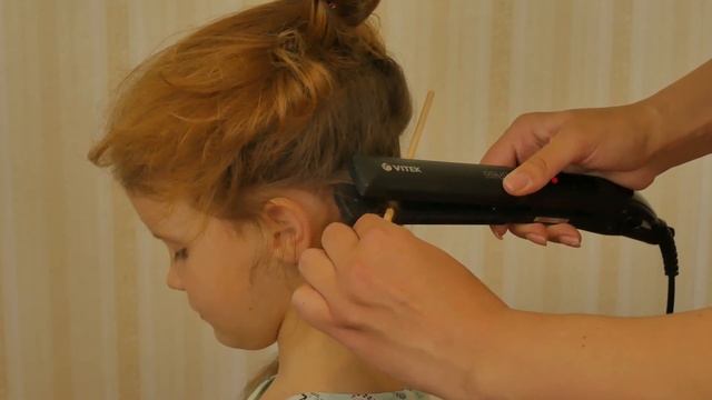 Простые прически: Афрокудри на китайских палочках | Волшебница Китти смотреть онлайн