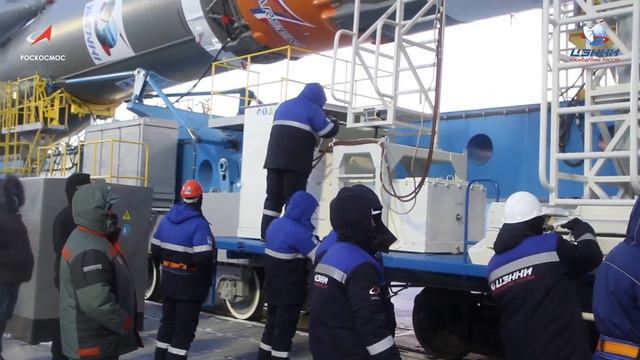 Вывоз ракеты-носителя «Союз-2.1б» с космическими аппаратами OneWeb на стартовый стол Восточного