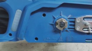 электропила HYUNDAI  - течь масла.