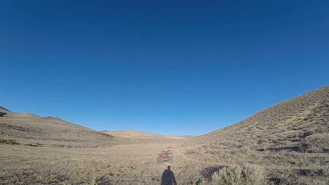 Metal detecting and exploring black rock desert with burning man behind us. смотреть онлайн