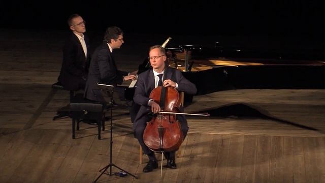 Rafal Jezierski and Martin Labazevitch play Bohuslav Martinu Variations on a Slovak Theme смотреть онлайн