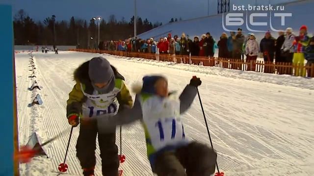 В Братске прошла ночная лыжная гонка смотреть онлайн