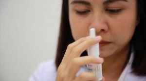 Как использовать назальный спрей. (Русские субтитры)