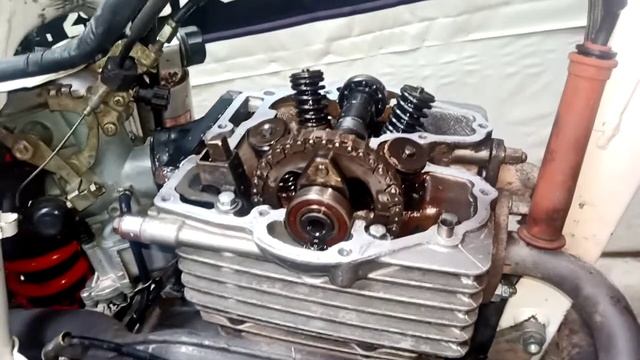 Honda XLR 250R  Как работает газораспределительный механизм. Клапана.