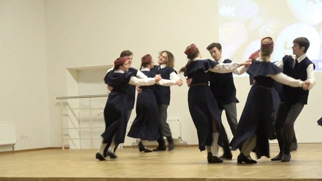 Встреча выпускников в Русском лицее 2019 год. смотреть онлайн