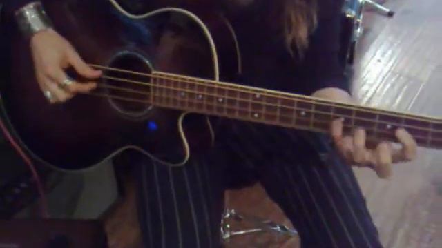 Ibanez AEB10 Acoustic Bass смотреть онлайн