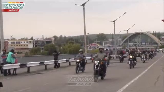 Вот....Новый поворот....И мотор ревёт.... смотреть онлайн
