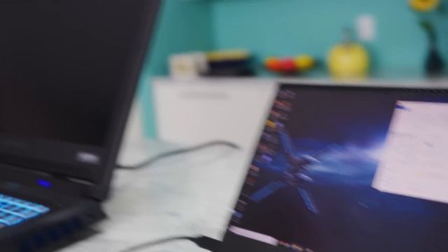 The THINNEST Monitor EVER – C-Force Portable Display Review смотреть онлайн