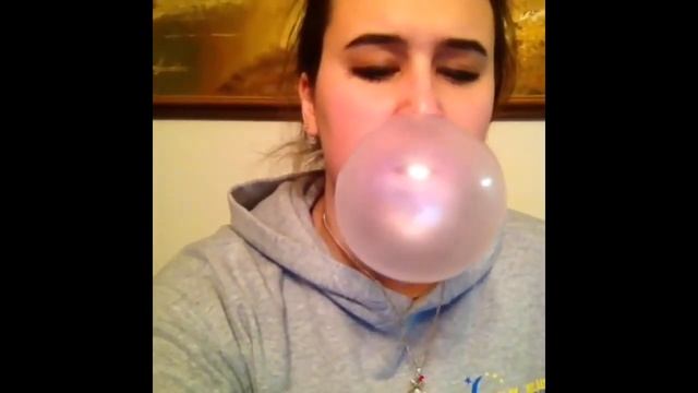 Blowing Bubble Gum Bubbles #23Trim 3 смотреть онлайн