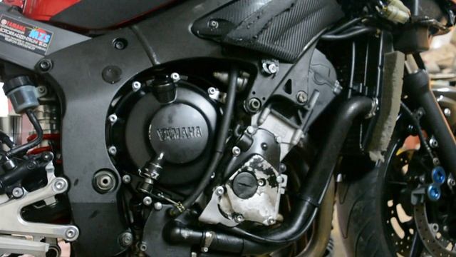 стук в двигателе yamaha yzf r6,A knock in the engine yamaha yzf r6 смотреть онлайн