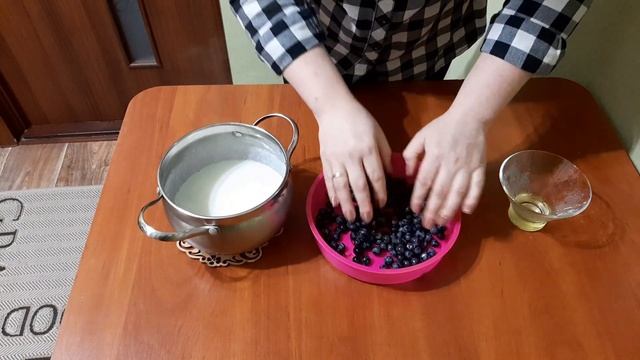 Молочное желе с замороженными ягодами. Без желатина. Вкусно, просто и быстро. смотреть онлайн