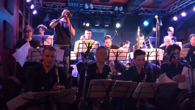 CoolGroove BigBand, In a mellow tone смотреть онлайн