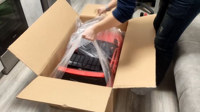 МАШИНА для ребенка. Купили в подарок Электромобиль. Как собрать детский электромобиль Tommy. смотреть онлайн