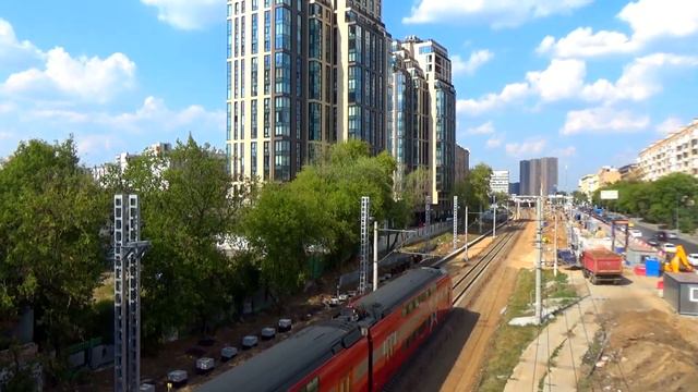 "Четыре вагона всего!" Двухэтажный электропоезд ЭШ2-010 "Аэроэкспресс" смотреть онлайн