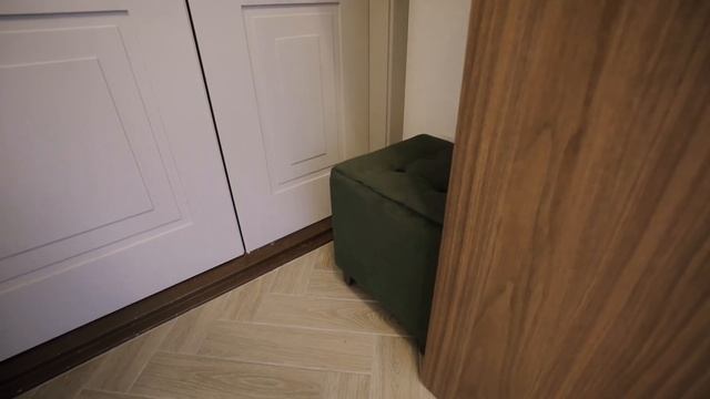 Французский шик с видом на сердце Петербурга. Переделка уникальной квартиры в сталинке на Гривцова смотреть онлайн
