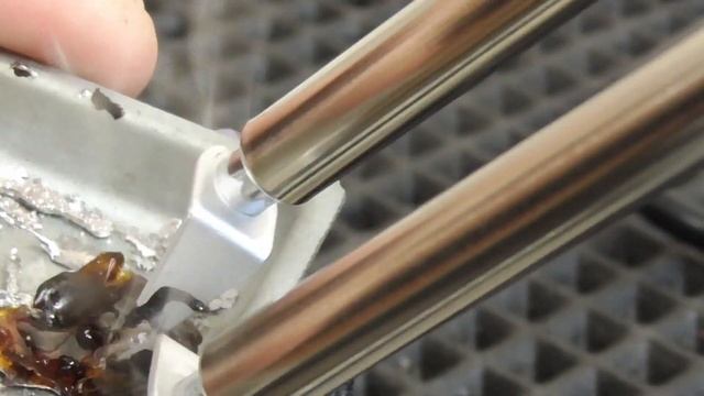 Теперь демонтирую не только SMD. Паяльник пинцет с керамическими нагревателями. Начинающий радиолюб смотреть онлайн