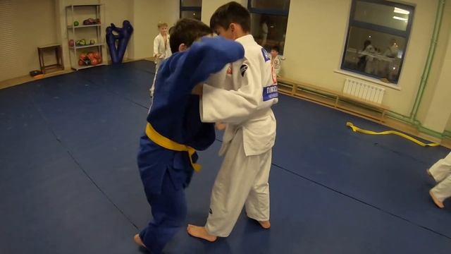 Ко сото гаке (зацеп снаружи в падении) смотреть онлайн