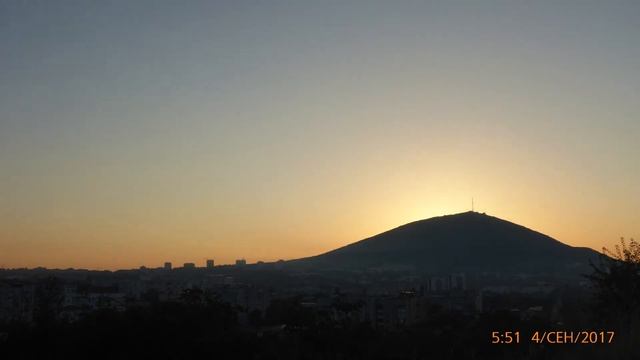 04.09.17 ТАЙМЛАПС. РАССВЕТ ГОРА ПИКЕТ. ВИД НА МАШУК. смотреть онлайн