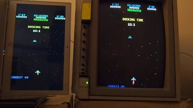 Arcade Moon Cresta vs. MAME Moon Cresta смотреть онлайн