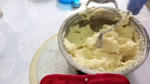 Как Сделать Цветное Пюре из Картофеля смотреть онлайн