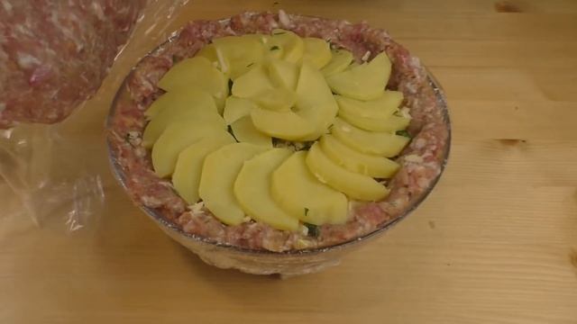 Быстрее записывайте рецепт мясного торта! Вкуснятина из фарша покоряет с первого кусочка! смотреть онлайн