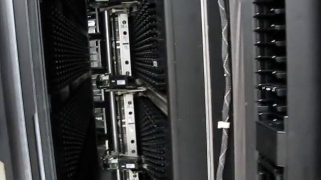 Powering Up the SL8500 Tape Library смотреть онлайн