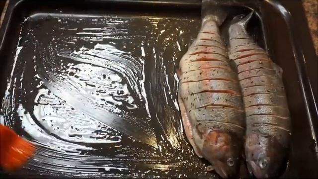 Рыба по-холостяцки на луковой подушке смотреть онлайн