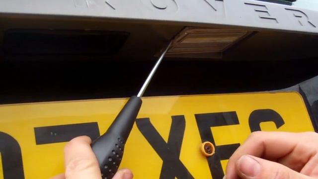 How to change the Rear Number Plate Lamp on Land Rover Freelander 2 смотреть онлайн