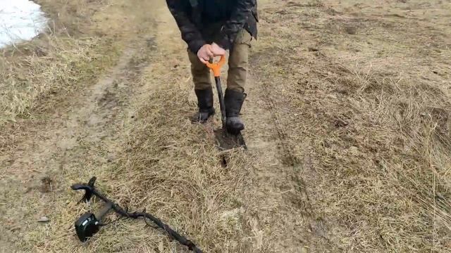 Поиск монет с металлоискателем Minelab X-Terra 305 на финском хуторе! Коп 2022 смотреть онлайн