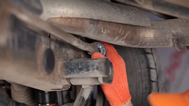 Kaip pakeisti galines stabilizatoriaus atramas MERCEDES-BENZ M W163 [PAMOKA] смотреть онлайн