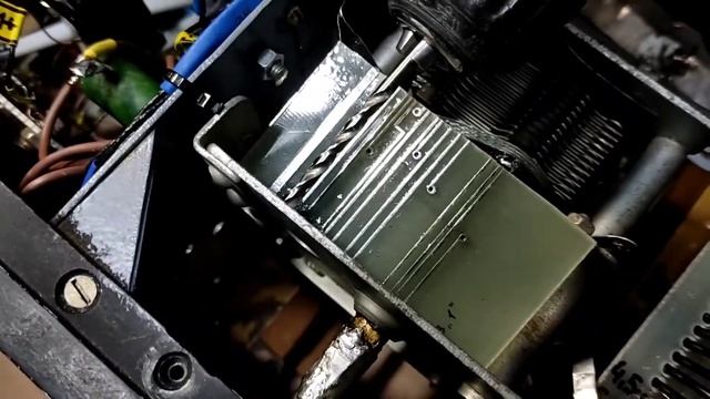 Защитный дроссель в КВ усилителе мощности. Усилитель на 3-х лампах ГУ-50. смотреть онлайн