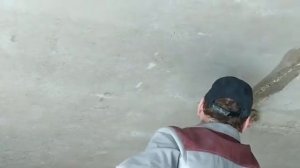 Как заделать швы стыков между плитами перекрытия на потолке и межпанельные щели – снято на видео