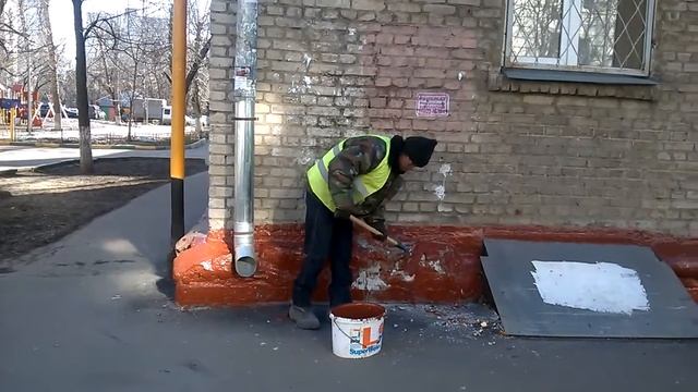 #калькоалександр #коммунальнаяслужбамосквы #москва Как красят штукатурку, которая отваливается! смотреть онлайн