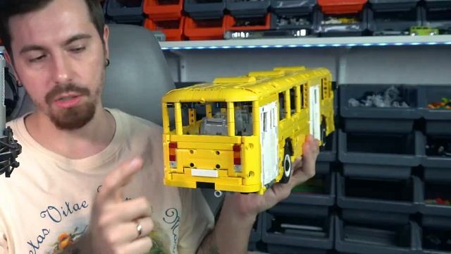 Lego ЛиАЗ 677 MOC смотреть онлайн
