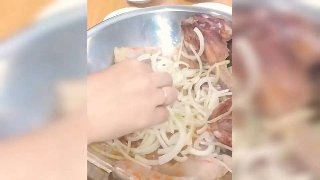 Золотая рыбка! Жарим вкусную, сочную рыбу! Gold fish! смотреть онлайн