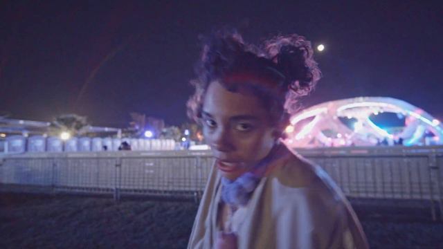 NOSTALGIC VISUALS OF PRECOVID CROWDS, MUSIC TO BREATHE TO - UNIVERSE MUSIC VIDEO - CHEYENNE HAYNES смотреть онлайн