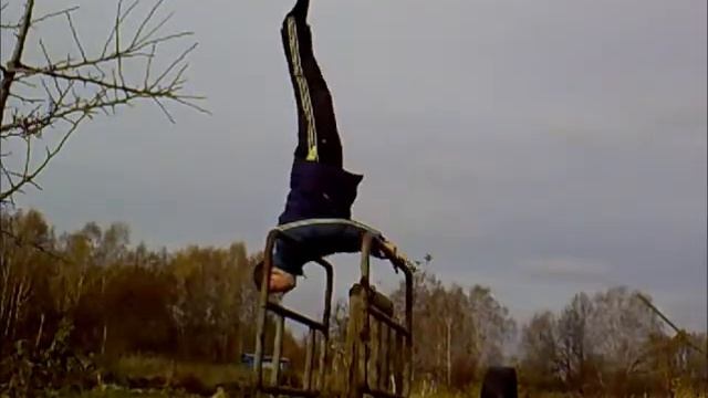 Необычный кувырок(Козырева)на брусьях смотреть онлайн