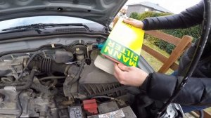 Nissan Almera. замена воздушного фильтра. помоги себе сам 3
