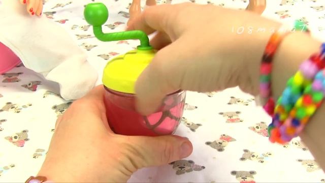 МАЛЕНЬКИЕ НЕПРИЯТНОСТИ, ЛЯЛЯ ПЛЮЁТСЯ Мультик Как Мама Играет в Куклы Пупсики 108мама тв смотреть онлайн