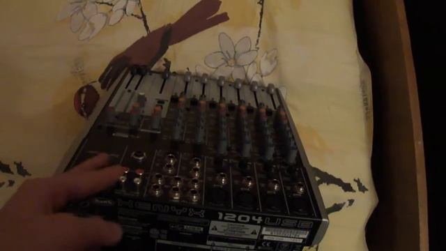 Распаковка Behringer XENYX 1204USB [unboxing] смотреть онлайн
