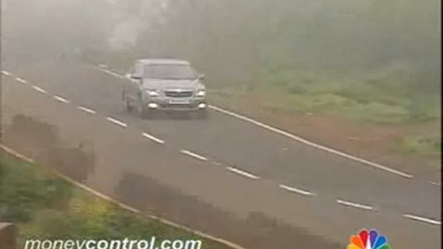 Battle of the V6: Skoda Superb takes on Honda Accord смотреть онлайн